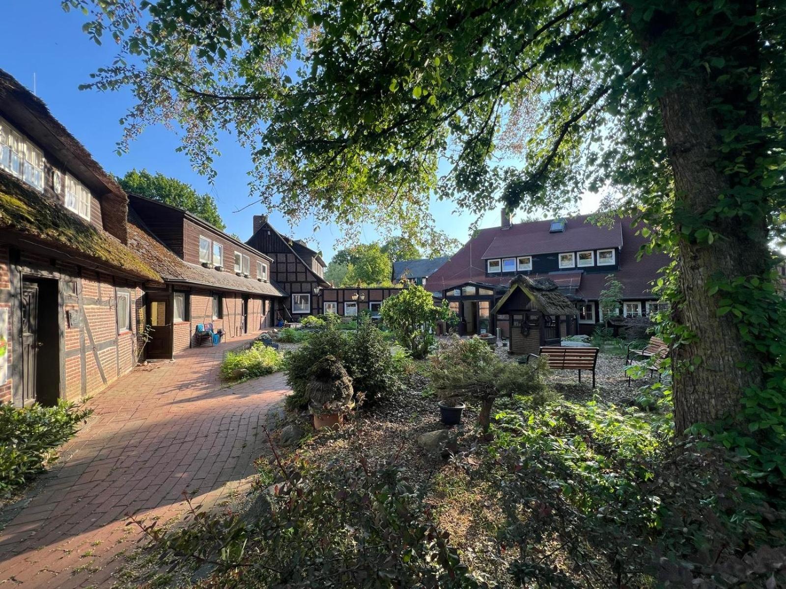 Ihr Ferien Hotel Brunnenhof Suhlendorf Exterior foto